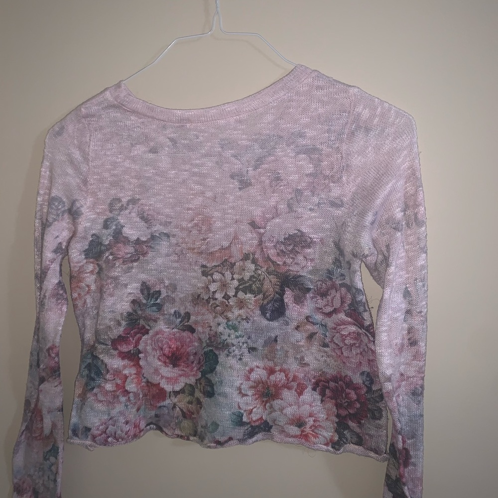 Cropped T-shirt from Gaze USA.